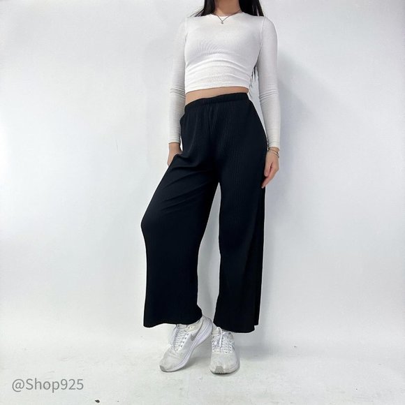 Pants - uniqlo pleated  trousers